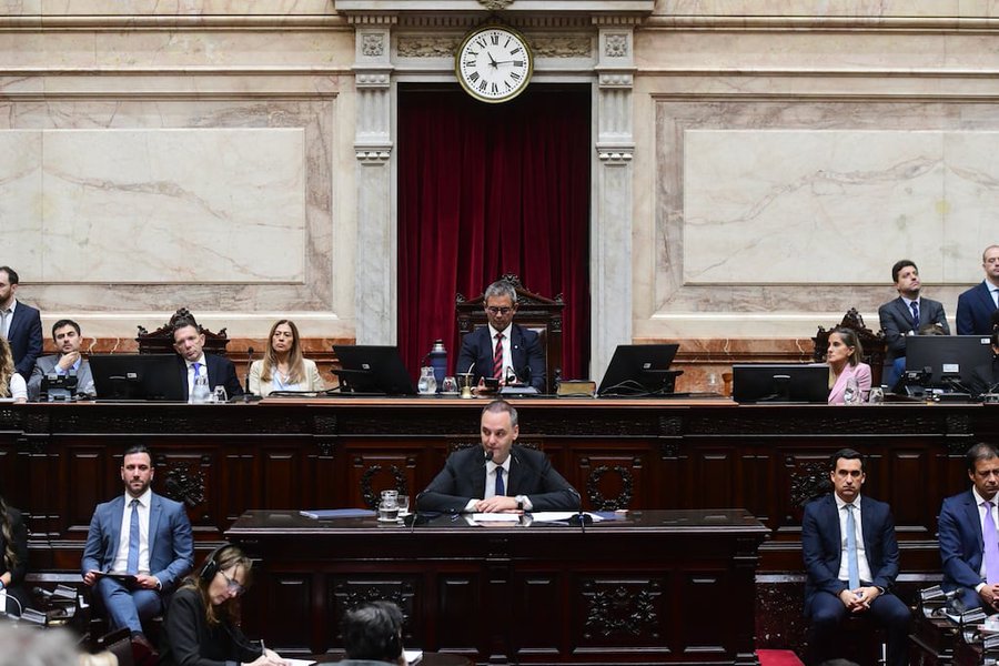 La oposición no logra consensos con los gobernadores y frustraría el pedido de interpelación a Manuel Adorni