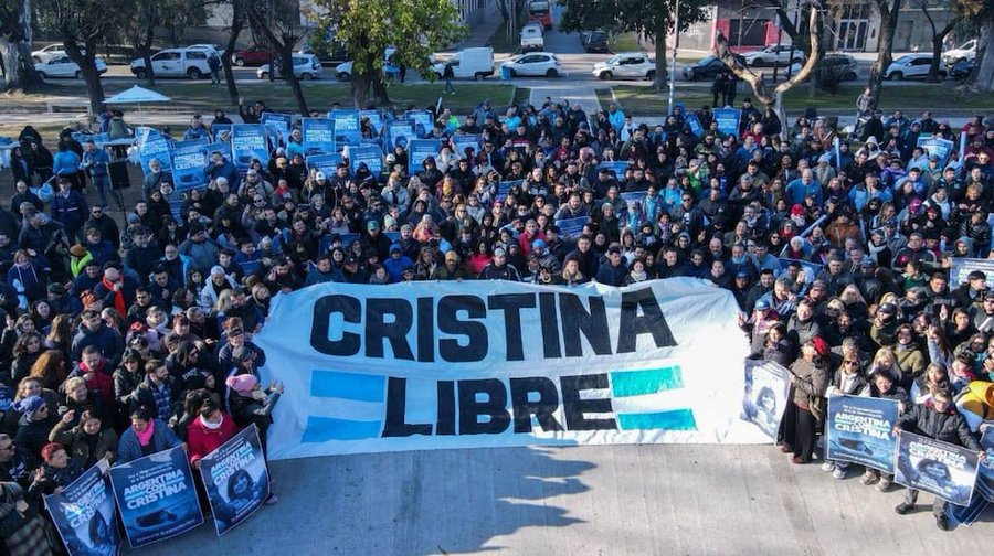 La CÔmpora convocó a una marcha para el sÔbado en la puerta de la casa de Cristina Kirchner
