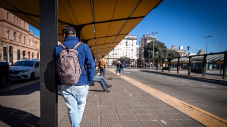 La UTA le reclama una recomposición salarial al Gobierno y amenaza con un paro de colectivos