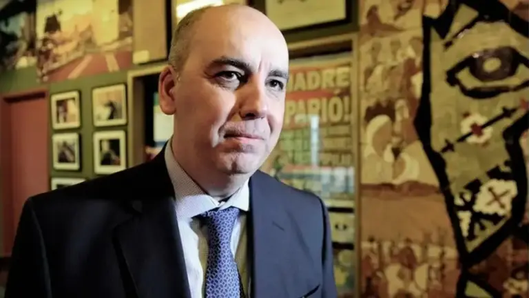 El Juez Marinez de Giorgi trata de bajar la causa $Libra, y de premio un puestito de Jueza para la esposa