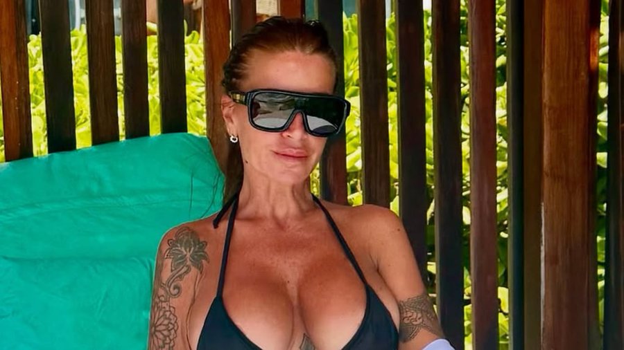 Desde Tulum, Florencia Peña se lució con una microbikini taparrabos con efecto cuero